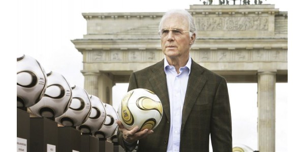 Franz Beckenbauer rompe la tendencia y crea milagros una y otra vez para el FC Bayern München
